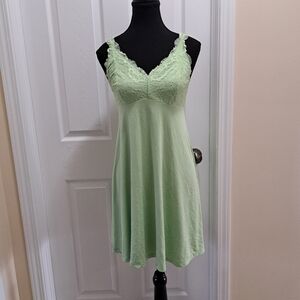 NWOT Flora Nikrooz Chemise Small Lace Nightie Pajamas Slip Green